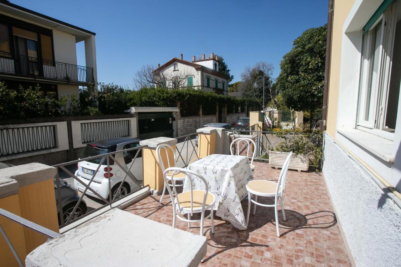 Appartement N050 - Numana, Trilocale In Centro Con Portico E Posto Auto Extérieur photo