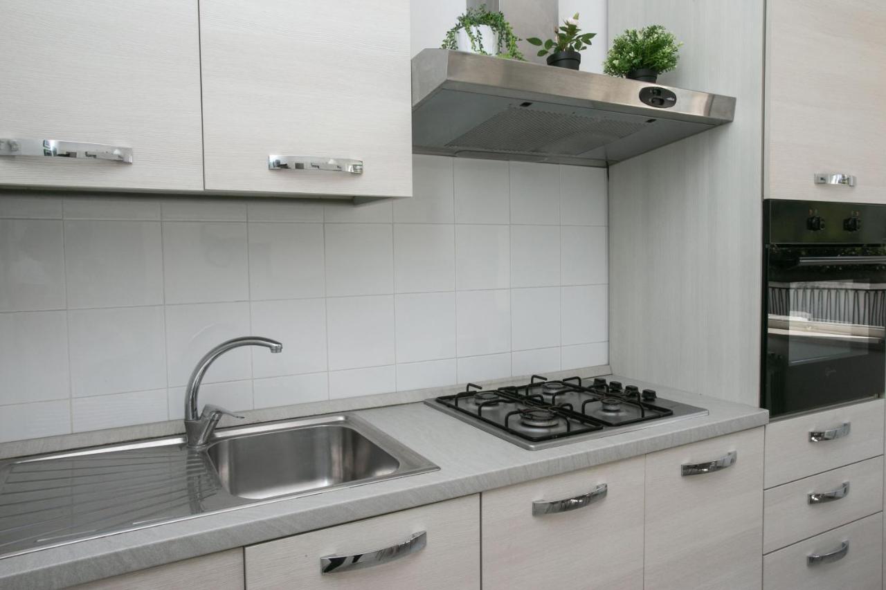 Appartement N050 - Numana, Trilocale In Centro Con Portico E Posto Auto Extérieur photo