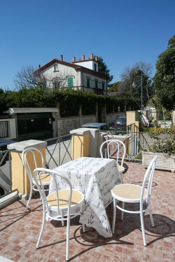 Appartement N050 - Numana, Trilocale In Centro Con Portico E Posto Auto Extérieur photo