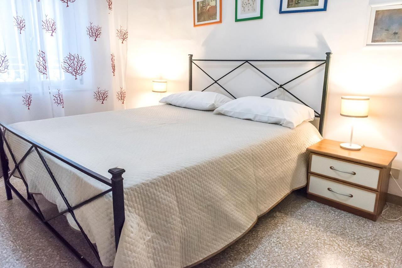 Appartement N050 - Numana, Trilocale In Centro Con Portico E Posto Auto Extérieur photo